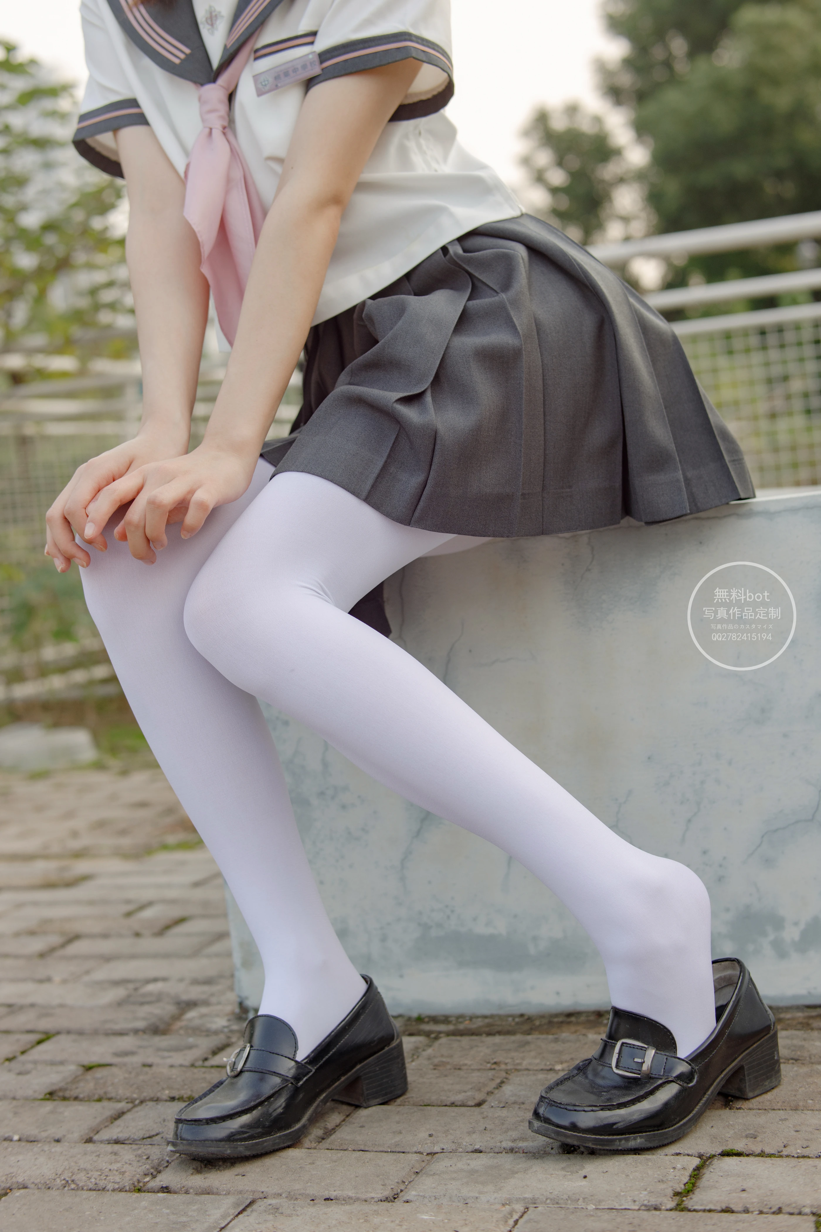 森萝财团 有料006  依依 户外白丝JK制服 [90P]插图